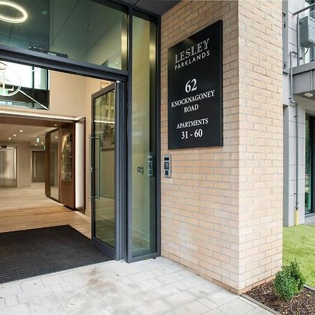 Modern 2Br With Balcony Next To The City Airport Bhd - Free Parking Belfast Buitenkant foto