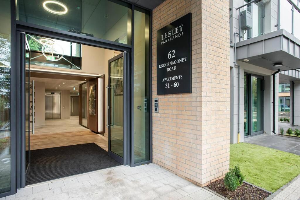 Modern 2Br With Balcony Next To The City Airport Bhd - Free Parking Belfast Buitenkant foto